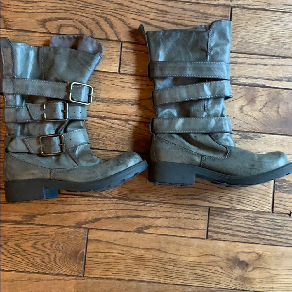 Size 6 combat boots